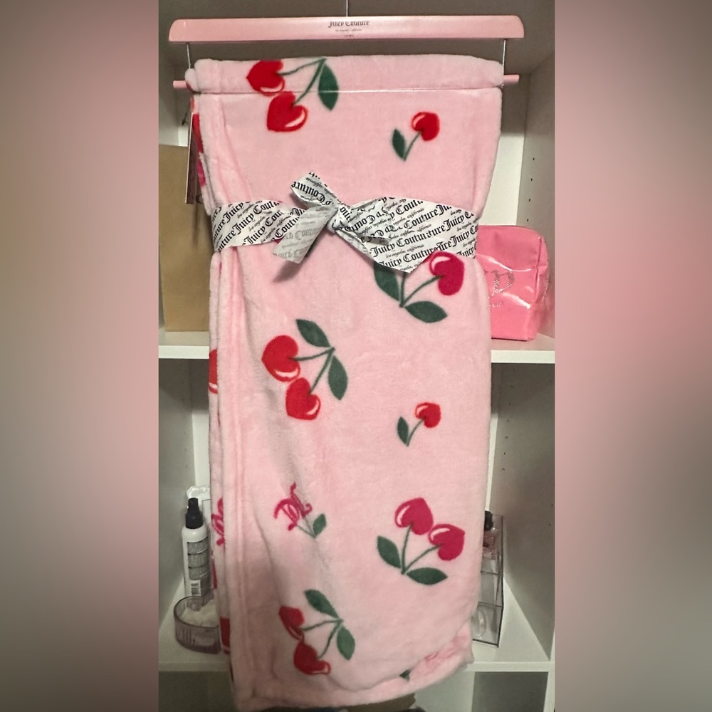 NEW Juicy Couture Pink Cherry Heart Plush Throw Blanket